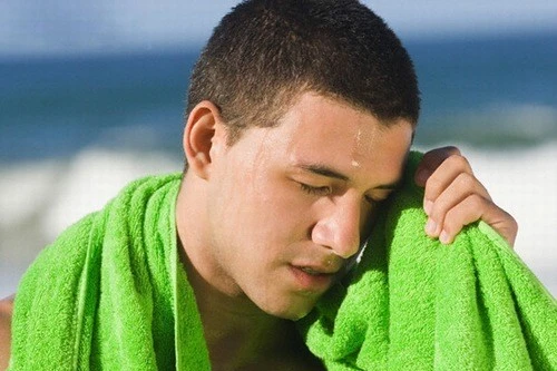 Đổ mồ hôi nhiều: Thận trọng mắc bệnh nguy hiểm 