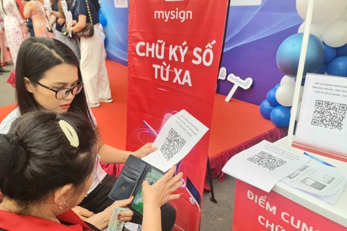 Cấp chữ ký số cá nhân miễn phí tại phố đi bộ hồ Hoàn Kiếm 