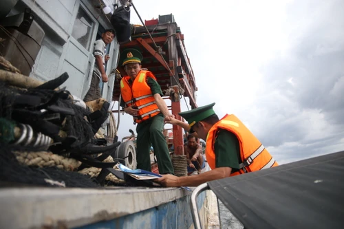Đồng lòng giữ chủ quyền, bám biển và nỗ lực gỡ “thẻ vàng” IUU cho thủy sản Việt Nam