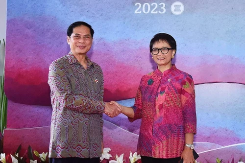 Đoàn kết vì một ASEAN tầm vóc, trung tâm của toàn khu vực 