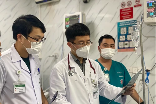 Những thiên thần mặc áo blouse trắng 