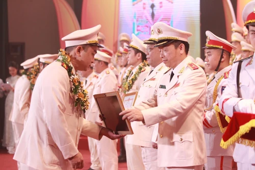 Sống đúng nghĩa là phải có mục đích và lý tưởng