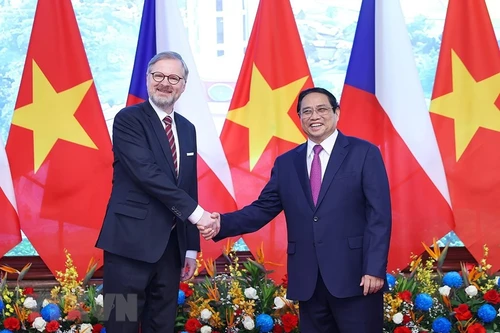 Đẩy mạnh hợp tác, đưa kim ngạch thương mại đạt 1 tỷ USD