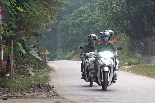 Bình yên dưới chân núi Tản 