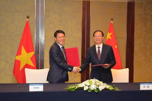 Ký kết Kế hoạch triển khai cao điểm phòng, chống xuất nhập cảnh trái phép Việt Nam - Trung Quốc 