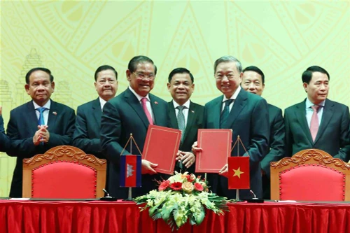 Bộ Công an Việt Nam và Bộ Nội vụ Campuchia ký Kế hoạch hợp tác năm 2023 