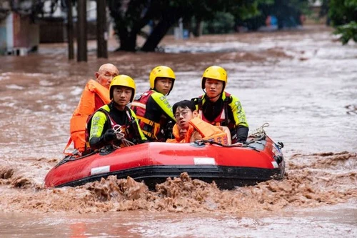 Châu Á đối mặt với tác động chết người của thời tiết cực đoan 