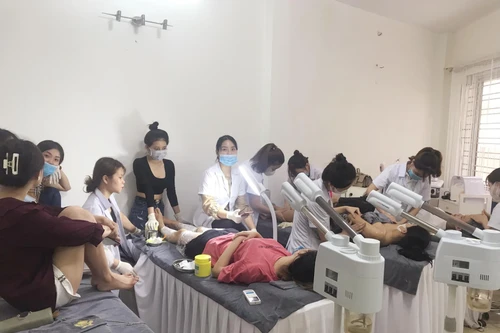 Liên tiếp phát hiện nhiều cơ sở kinh doanh dịch vụ hoạt động lén lút giữa mùa dịch Covid-19