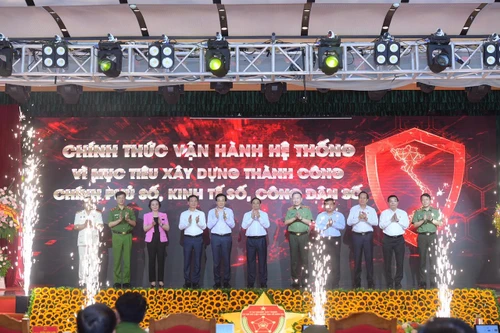 Người dân, doanh nghiệp phải được hưởng lợi nhất từ 2 hệ thống dữ liệu dân cư và căn cước công dân