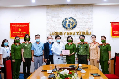 Sẻ chia yêu thương đến với những người phụ nữ có hoàn cảnh khó khăn