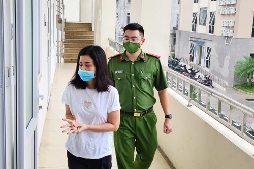 Nữ đại tá 'rởm' sống vương giả, người cho vay lâm cảnh khốn cùng