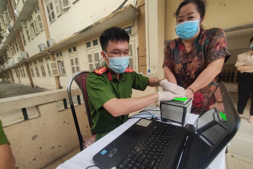 Triển khai đội hình cấp căn cước công dân trong ngày hội non sông