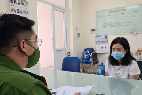 Nhà đi thuê nhưng tự nhận là của mình… vừa bán, vừa tặng em nuôi