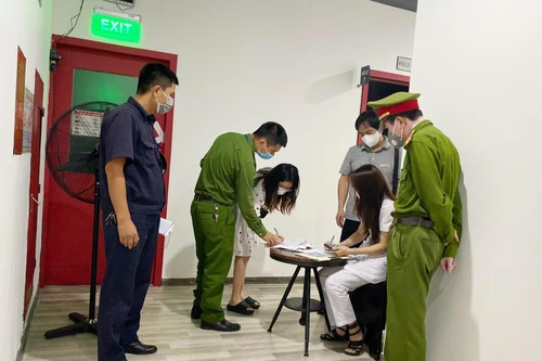 25 “golfer” tụ tập giữa mùa dịch, cơ sở tổ chức bị phạt 80 triệu đồng