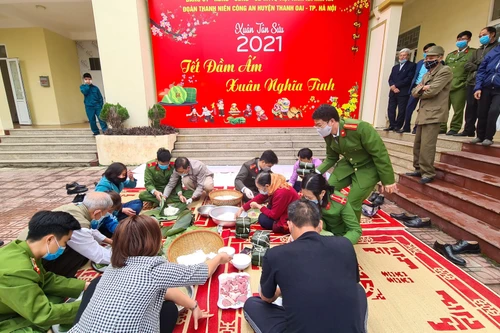 Tết đầm ấm - Xuân nghĩa tình đến với gia đình chính sách