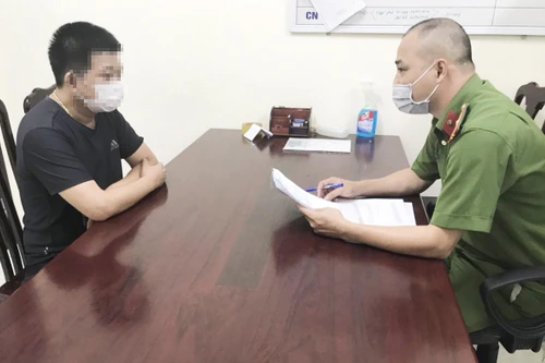 Phạt 35 triệu đồng lái xe cứu thương chở người “thông chốt” từ Vinh về Hà Nội 