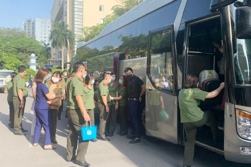 Hình ảnh đẹp tại lễ xuất quân chi viện Bắc Giang của y tế Công an nhân dân