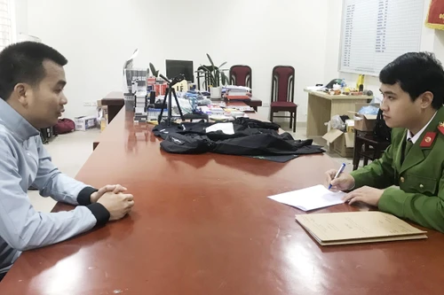 Cảnh giác với các đối tượng rao bán thiết bị cờ bạc "bịp"