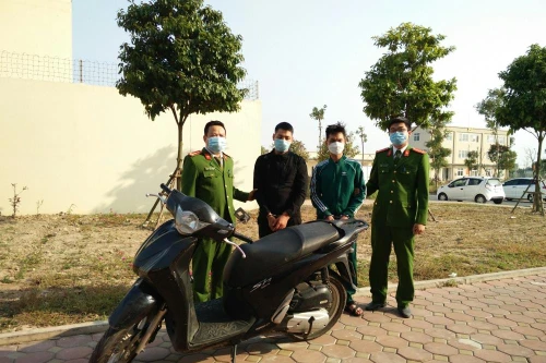 Đã bắt 2 đối tượng trộm xe máy, chém Công an khi bị truy đuổi