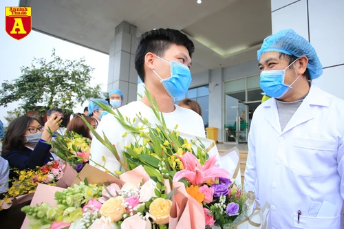 "Chiến thắng" virus Corona, 3 bệnh nhân Vĩnh Phúc xuất viện
