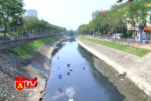 Người dân nói gì sau khi lắp thí điểm công nghệ Nhật Bản làm sạch sông Tô Lịch