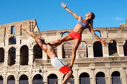 Đi vòng quanh thế giới, chụp ảnh Yoga