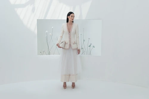 [Ảnh] Á quân The Face 2018 Quỳnh Anh diện thiết kế mới của Công Trí