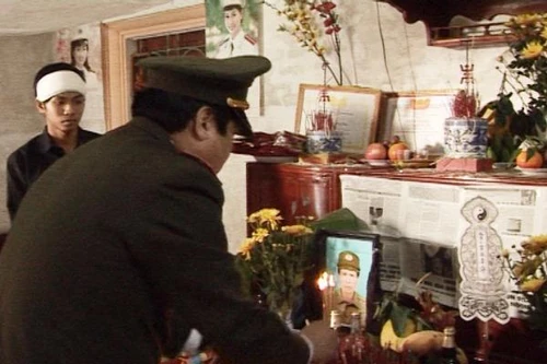 CATP Hà Nội thăm hỏi, chia buồn với thân nhân công an viên hy sinh