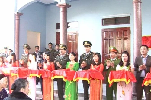 Khánh thành nhà nhân ái tặng thân nhân liệt sỹ CAND