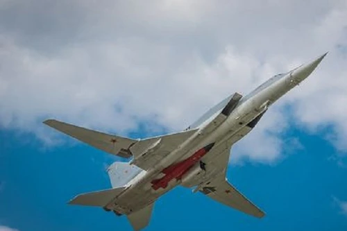 Oanh tạc cơ Tu-22M3 như "hổ mọc thêm cánh" với tên lửa hành trình Kh-32