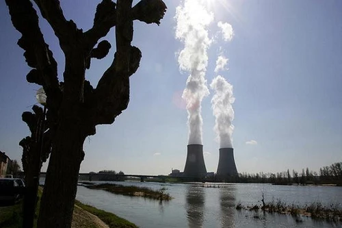 Pháp bắt 3 nghi phạm dùng UAV do thám nhà máy hạt nhân 