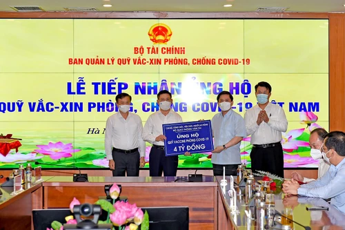 Quỹ Vaccine phòng, chống Covid-19 tiếp nhận thêm trên 57 tỷ đồng và 1 triệu USD