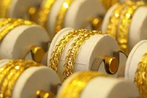 Vì sao giá vàng bất ngờ quay đầu giảm mạnh?