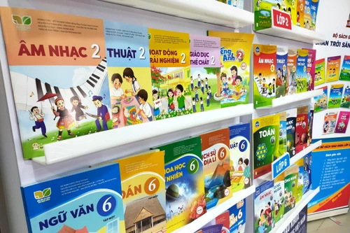 Giá sách giáo khoa lớp 2 và lớp 6 mới cao gấp 3-4 lần sách cũ, Bộ Tài chính nói gì?