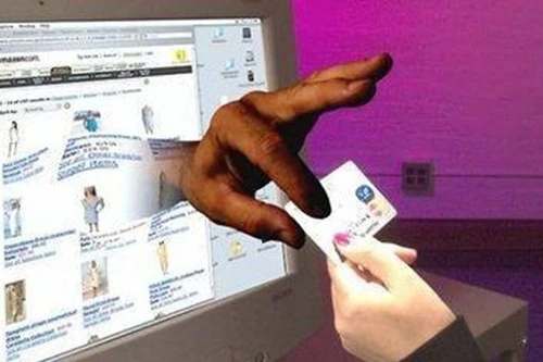 Dễ dãi chia sẻ thông tin, khách hàng trở thành “mồi ngon” của tội phạm ngân hàng 