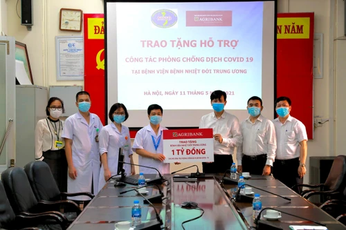 Agribank tiếp tục ủng hộ 1 tỷ đồng cho Bệnh viện Bệnh nhiệt đới Trung ương phòng chống Covid-19
