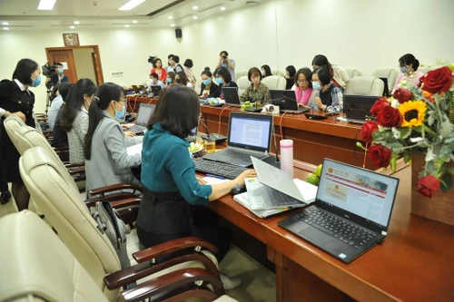 Người dân sắp có thể nộp thuế qua điện thoại di động