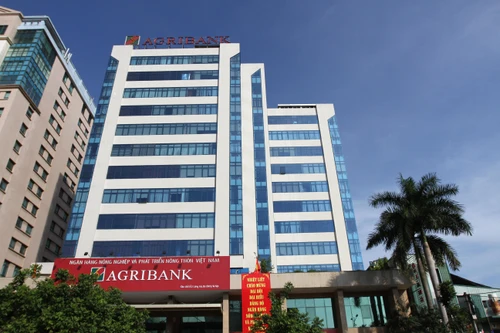 Hoạt động kinh doanh 6 tháng đầu năm khả quan, Agribank tích cực “chia lửa” trong cuộc chiến chống Covid-19