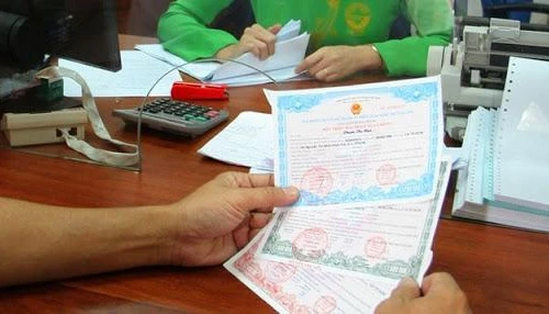 Cảnh báo rủi ro khi nhà đầu tư nhỏ lẻ “lách luật” mua trái phiếu doanh nghiệp