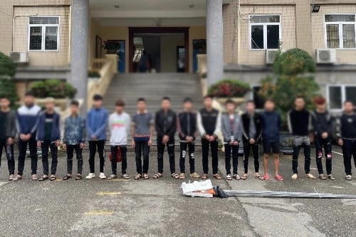 Xử lý nhiều thanh, thiếu niên mang hung khí dàn cảnh giải quyết mâu thuẫn