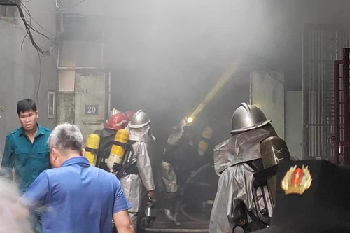 Xảy cháy cục nóng điều hòa ở quận Thanh Xuân