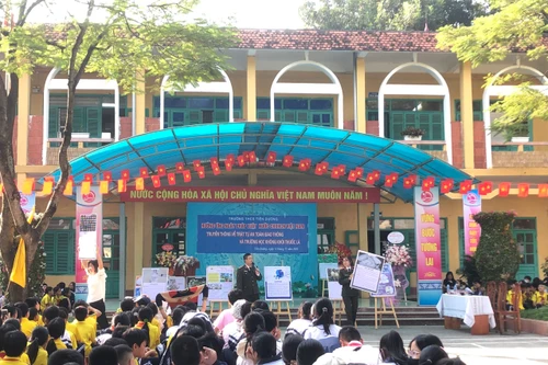 Công an huyện Đông Anh: Phổ biến cách nhận diện phòng chống tác hại ma túy, thuốc lá điện tử trong học đường