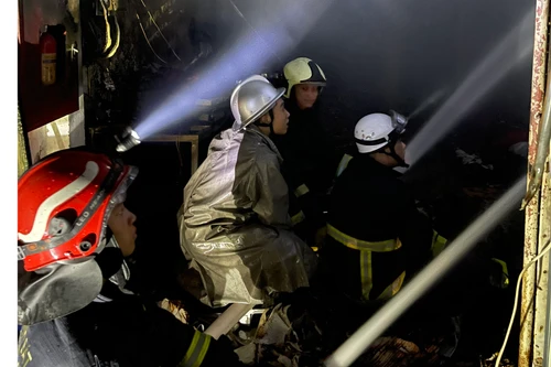 Nhanh chóng dập tắt đám cháy xưởng may rộng 200m2