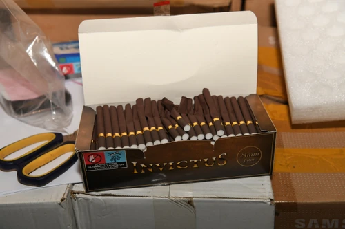 Cận cảnh xưởng tẩm ướp ma túy vào thuốc lá quy mô lớn