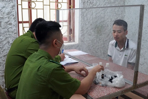 Phát hiện đối tượng cất giấu dung dịch chất ma túy mới