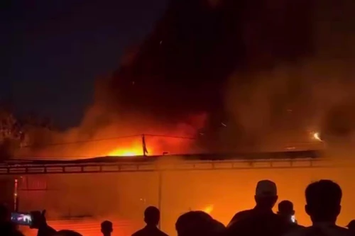 Xử lý nhanh đám cháy xưởng làm bỉm giấy ở La Phù, Hoài Đức