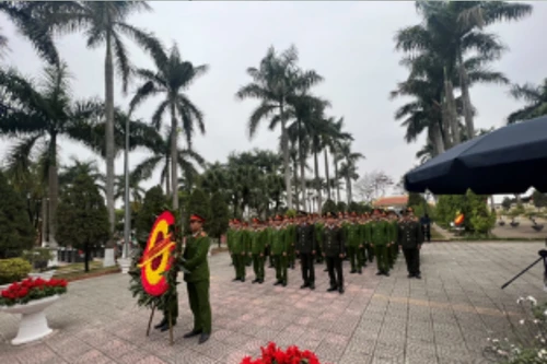 Công an quận Tây Hồ tri ân các anh hùng liệt sỹ