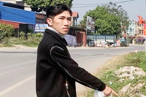 Đập kính ô tô, trộm tài sản