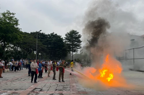 Củng cố biện pháp xử lý tình huống cháy nổ cho lực lượng dân phòng