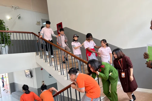 Phổ biến kiến thức, kỹ năng an toàn phòng, chống cháy, nổ cho học sinh trường Quốc tế Singapore